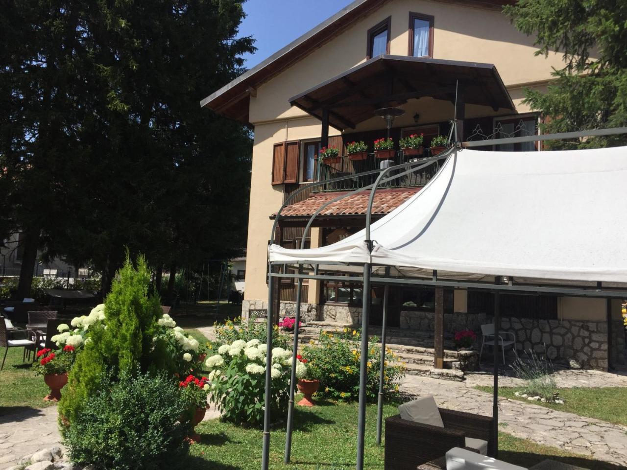 بيسكاسيرولي Villa Dei Pini المظهر الخارجي الصورة